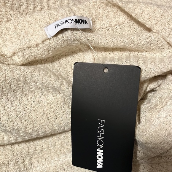 Off White (Stone) Soft & Sexy Off The Shoulder Waffle Knit Plus size 2Xl NWT - Picture 8 of 10